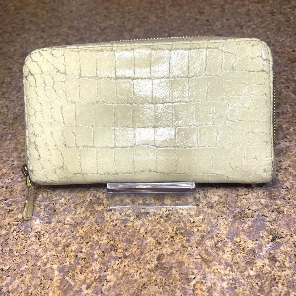MIU MIU Crocodile Embossed Cream Leather Zip Long Wallet - Picture 3 of 11